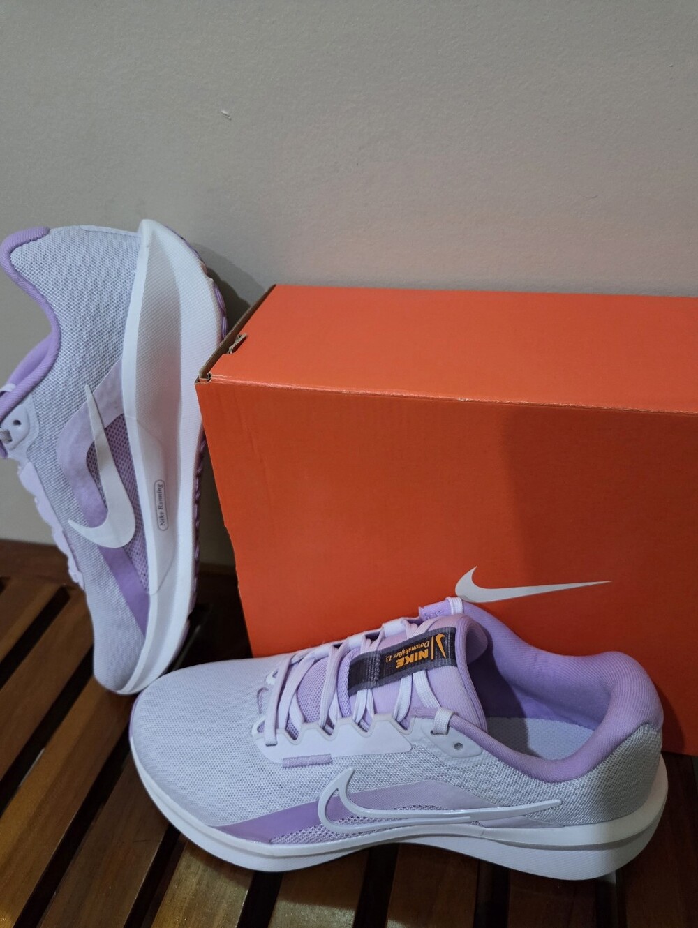 Nike Women’s Downshifter 13 Lavender andWhite Athletic Sneakers Size 7 NEW